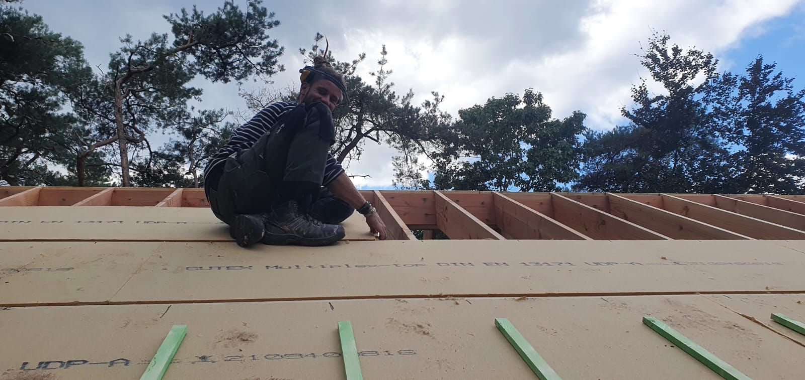 Uitvoering van de dakconstructie tijdens de renovatie