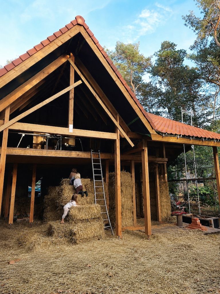 Ecologisch bouwproject met natuurlijke materialen door De Bouwer