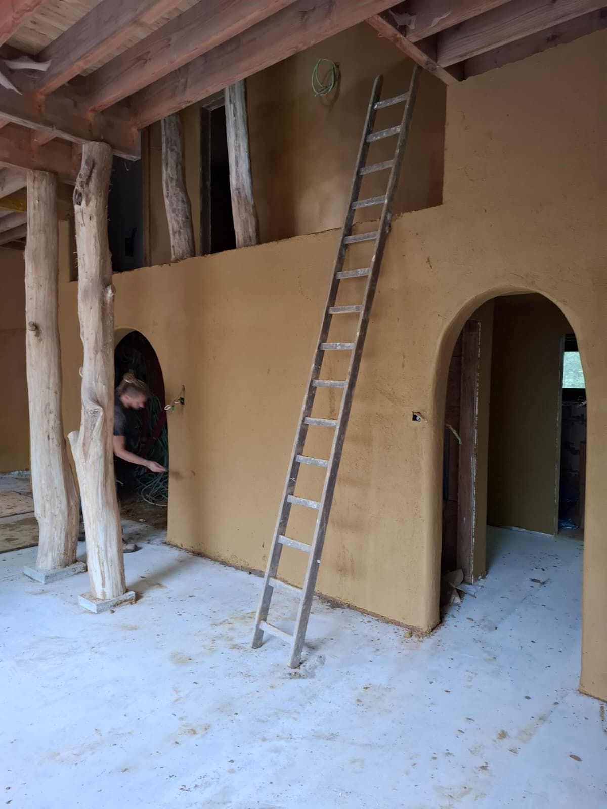 Interieur afgewerkt met natuurlijke leembezetting